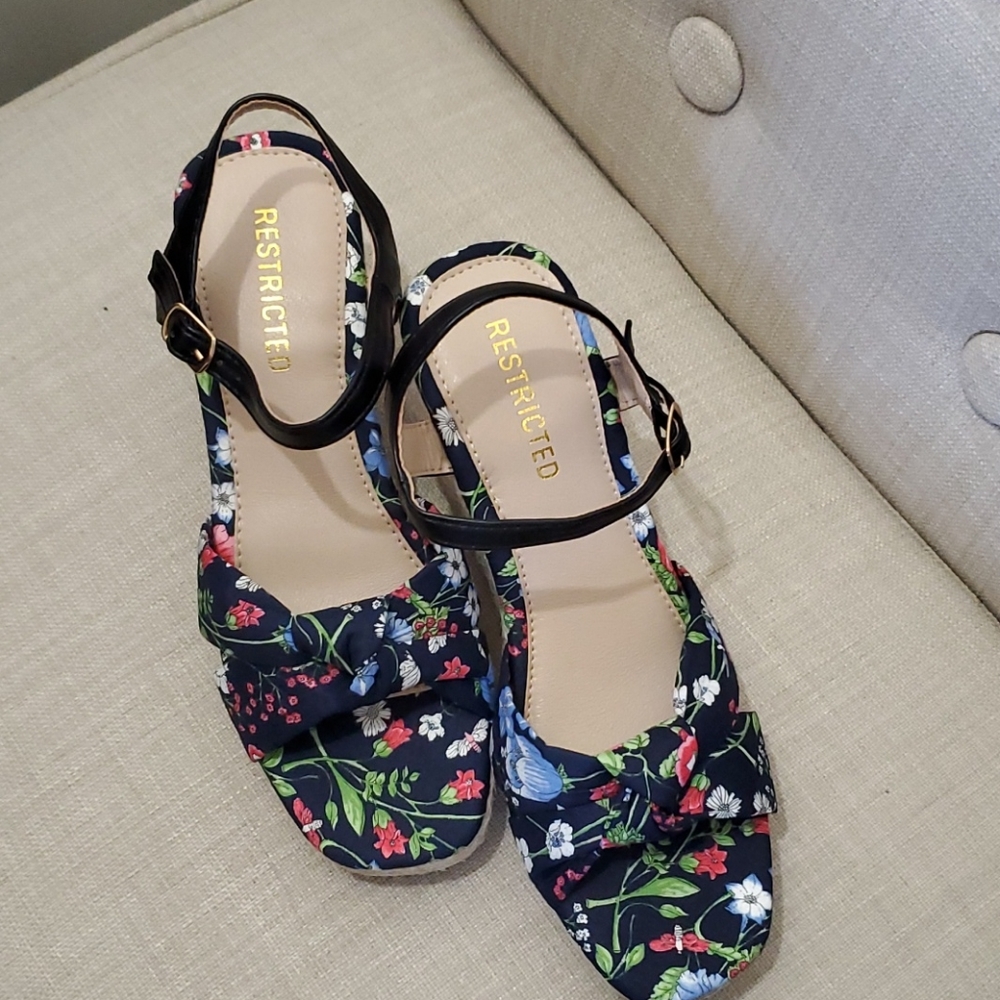 Shoes - Picture 2 of 5